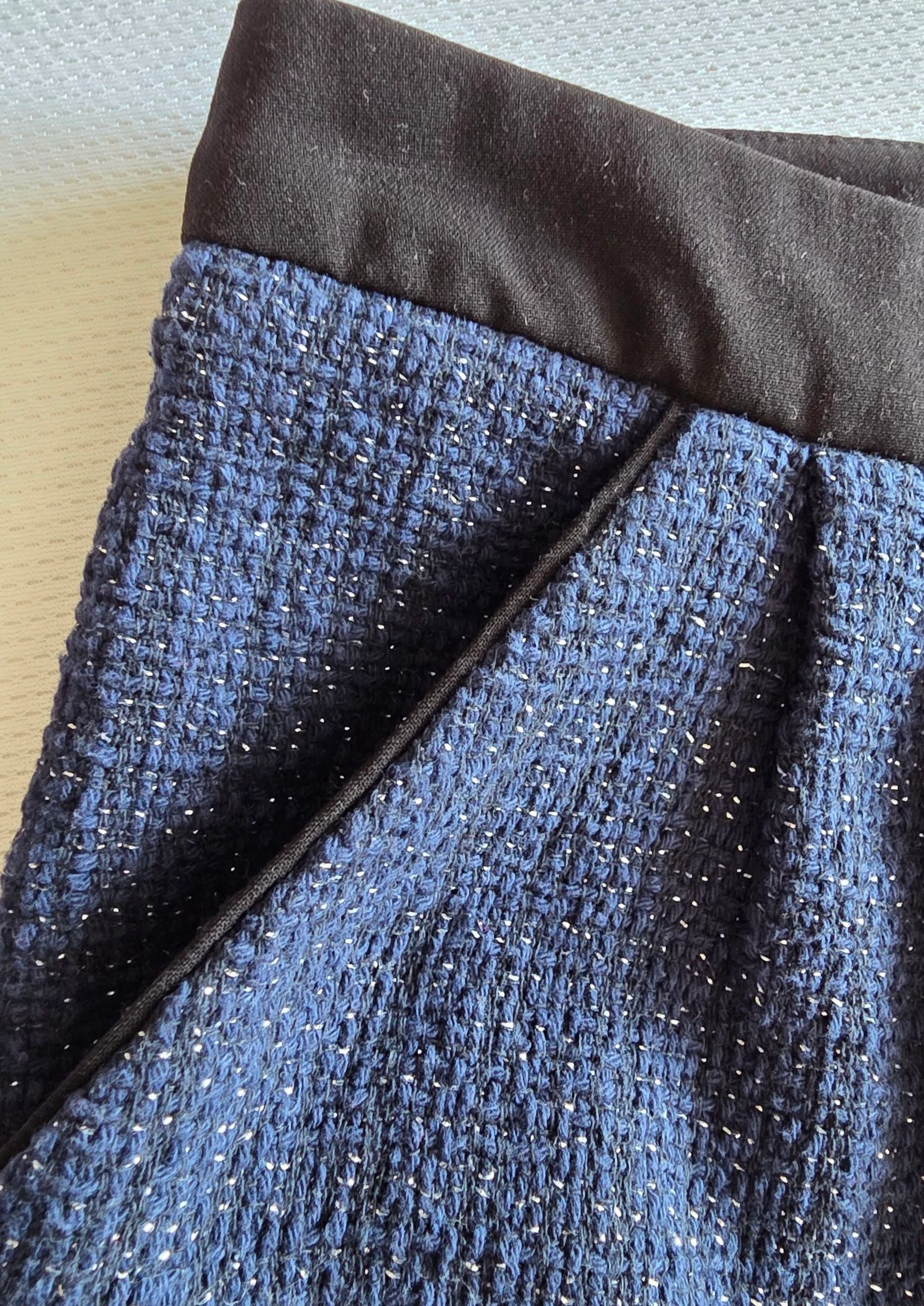 Korte tweed rok marineblauw en gouden draad Camaïeu Maat 34 XS gevoerd – photo 5